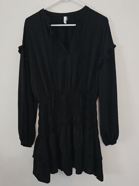 *glam Black Long-Sleeve Smocked Tiered Dress Size Medium Concert